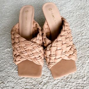 Mule sandals
